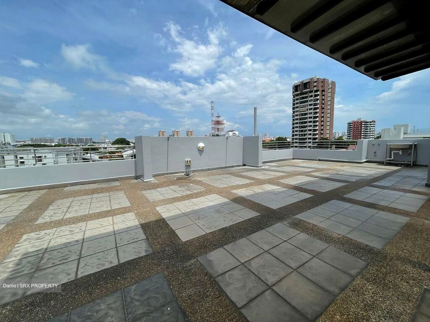 East Signature (D15), Apartment #525760531